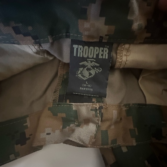 Green and Brown Camouflage Matching Set Durable Outdoor Wear - Picture 3 of 11